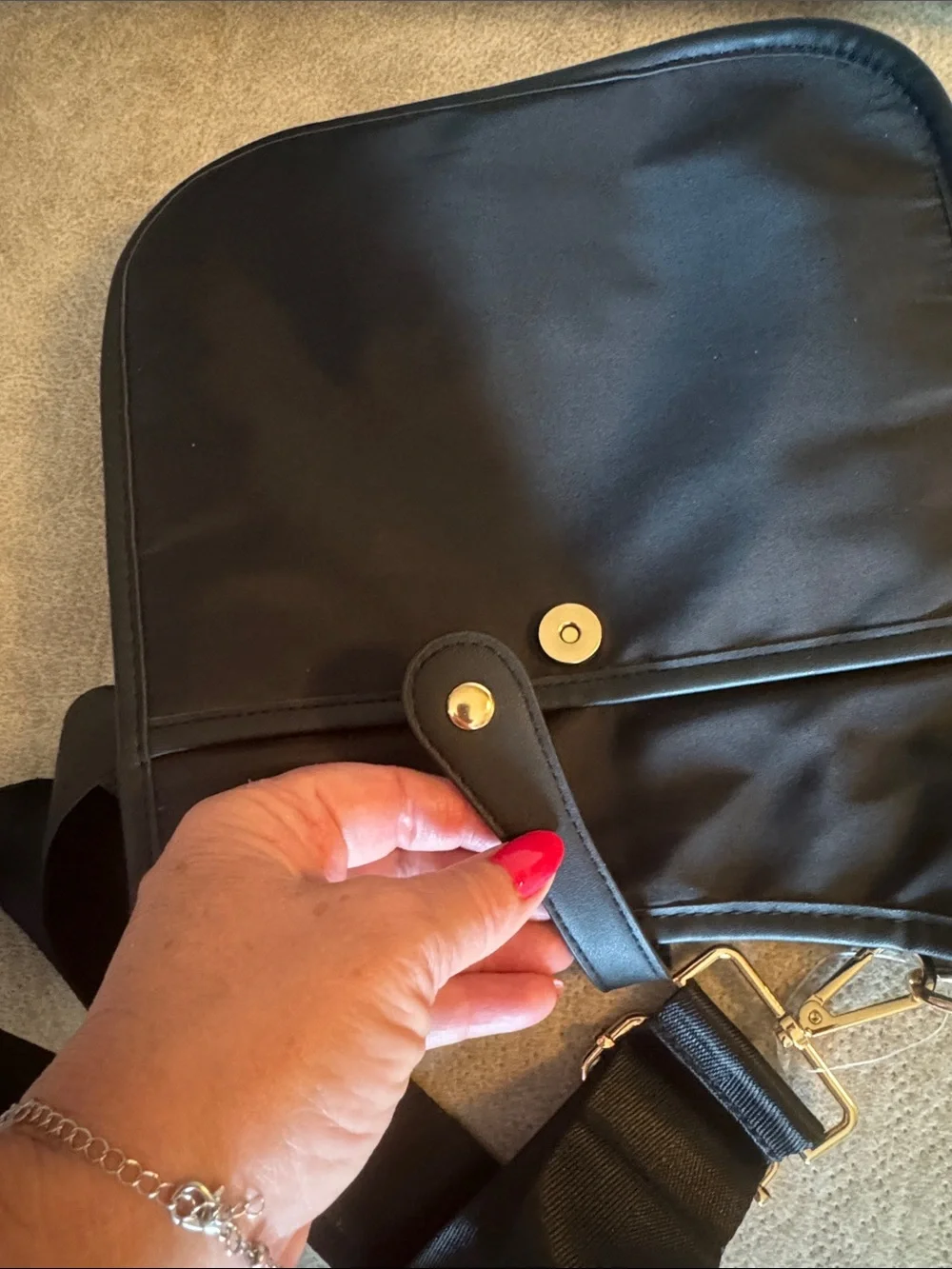 Crossbody unisex adjustable bag